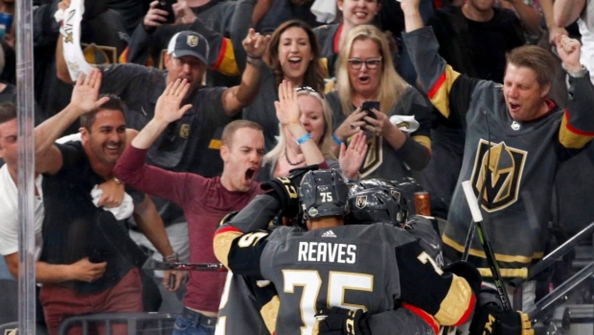 Vegas takes Game 1 thriller