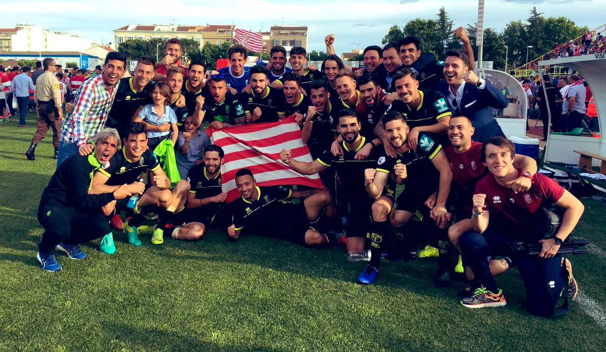 El Recreativo Granada sella su permanencia en Don Benito El Recreativo Granada sella su permanencia en Don Benito