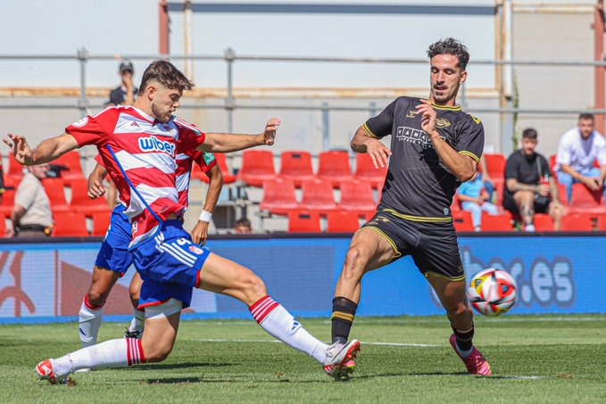 El Recreativo Granada amarra su primera victoria de la temporada contra el Intercity El Recreativo Granada amarra su primera victoria de la temporada contra el Intercity
