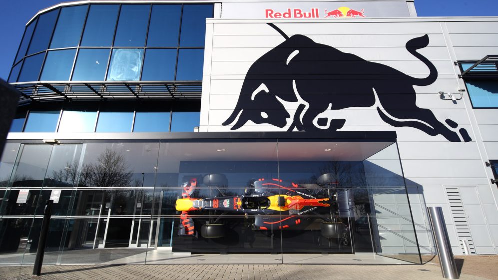 Red Bull golpea a Mercedes Red Bull golpea a Mercedes