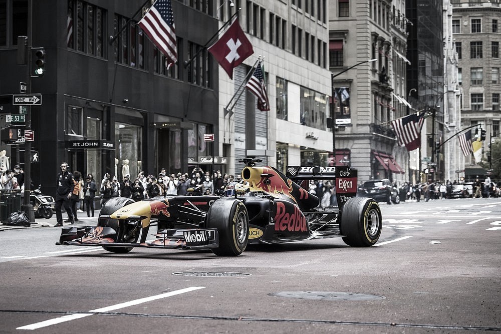 AlphaTauri y Red Bull, presentarán su coche para 2023 en Nueva York
