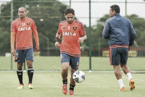 Eduardo confirma Régis no meio-campo e Sport está definido para jogo ante Cruzeiro