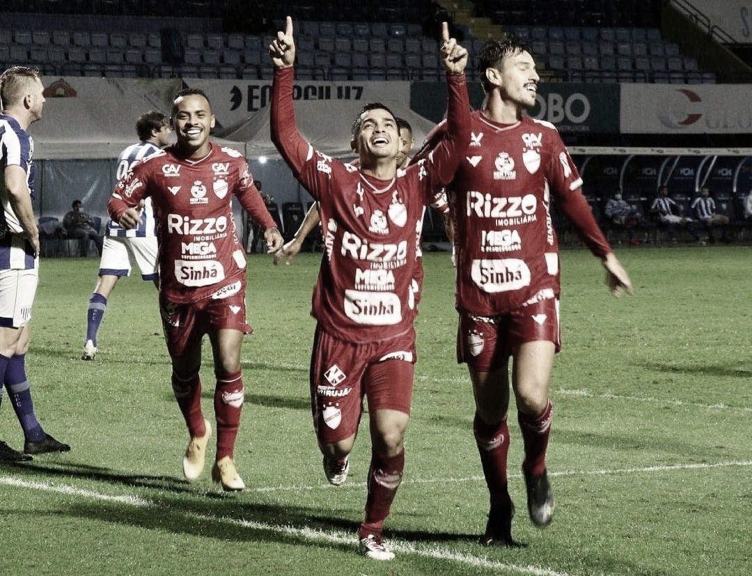 Renan Mota comemora desempenho pelo Vila Nova na temporada e espera definir futuro em breve