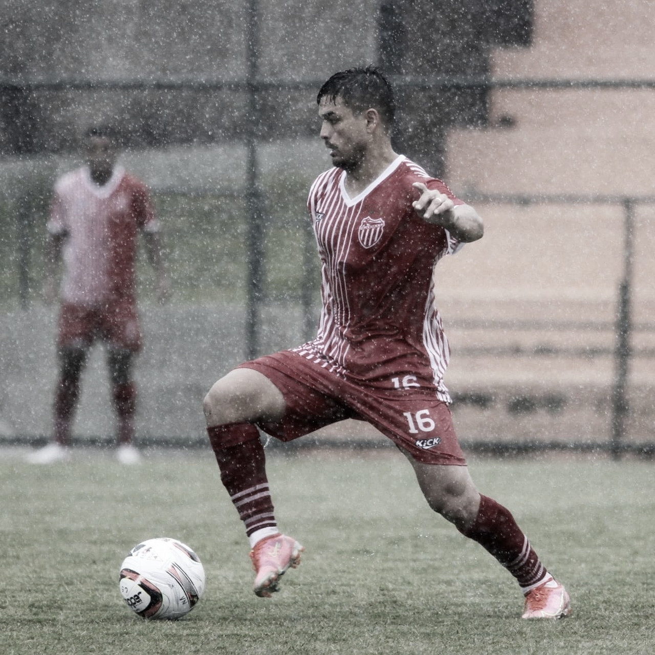 Renan Mota avalia início de temporada no Villa Nova e mira boa campanha no Mineiro