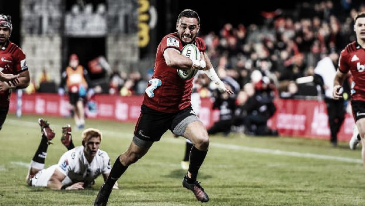 Crusaders marcó diferencias en el inicio de los playoffs del Super Rugby