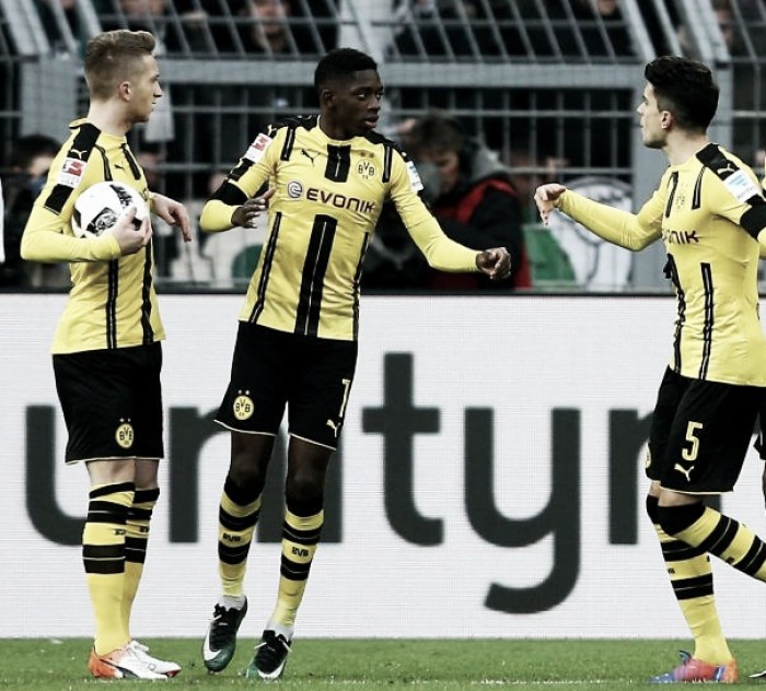 Reus comanda, Dortmund goleia e afunda Borussia M'Gladbach Reus comanda, Dortmund goleia e afunda Borussia M'Gladbach
