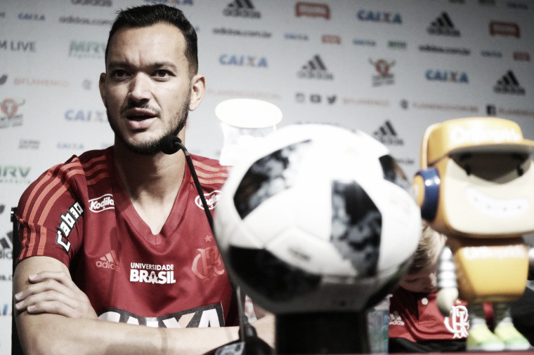 Capitão do Flamengo, Réver avalia discussão entre Diego Alves e Dorival: ''Faltou maturidade'' 
