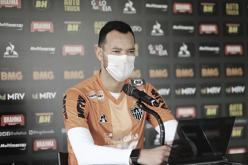 Réver admite que ficou 'assustado' com protocolos de segurança ao chegar na Cidade do Galo Réver admite que ficou 'assustado' com protocolos de segurança ao chegar na Cidade do Galo