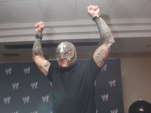 Rey Mysterio presenta la función de la WWE a celebrarse en Guadalajara