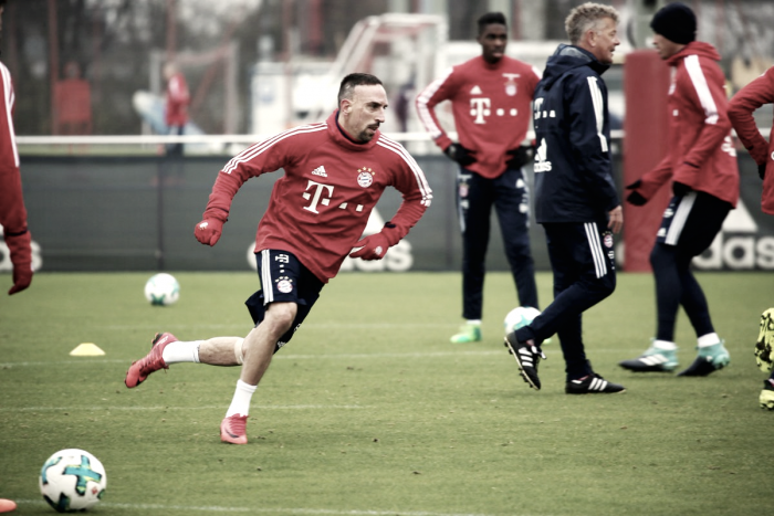 Franck Ribéry volta a treinar no Bayern, mas sem previsão de retorno aos gramados