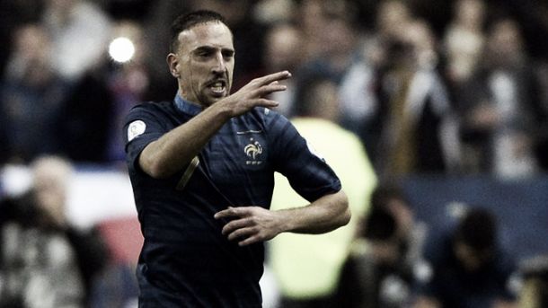 Benzema se redime pero Francia irá a la repesca