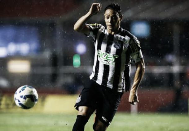 Com campo encharcado, Joinville e Santos não saem do zero Com campo encharcado, Joinville e Santos não saem do zero