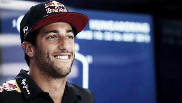 Daniel Ricciardo: "Un podio sería bueno, veremos como vamos este sábado"