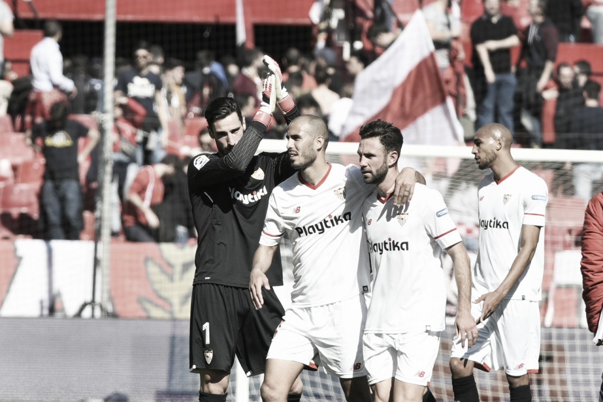 El debate: ¿quién debe ser el portero del Sevilla? El debate: ¿quién debe ser el portero del Sevilla?