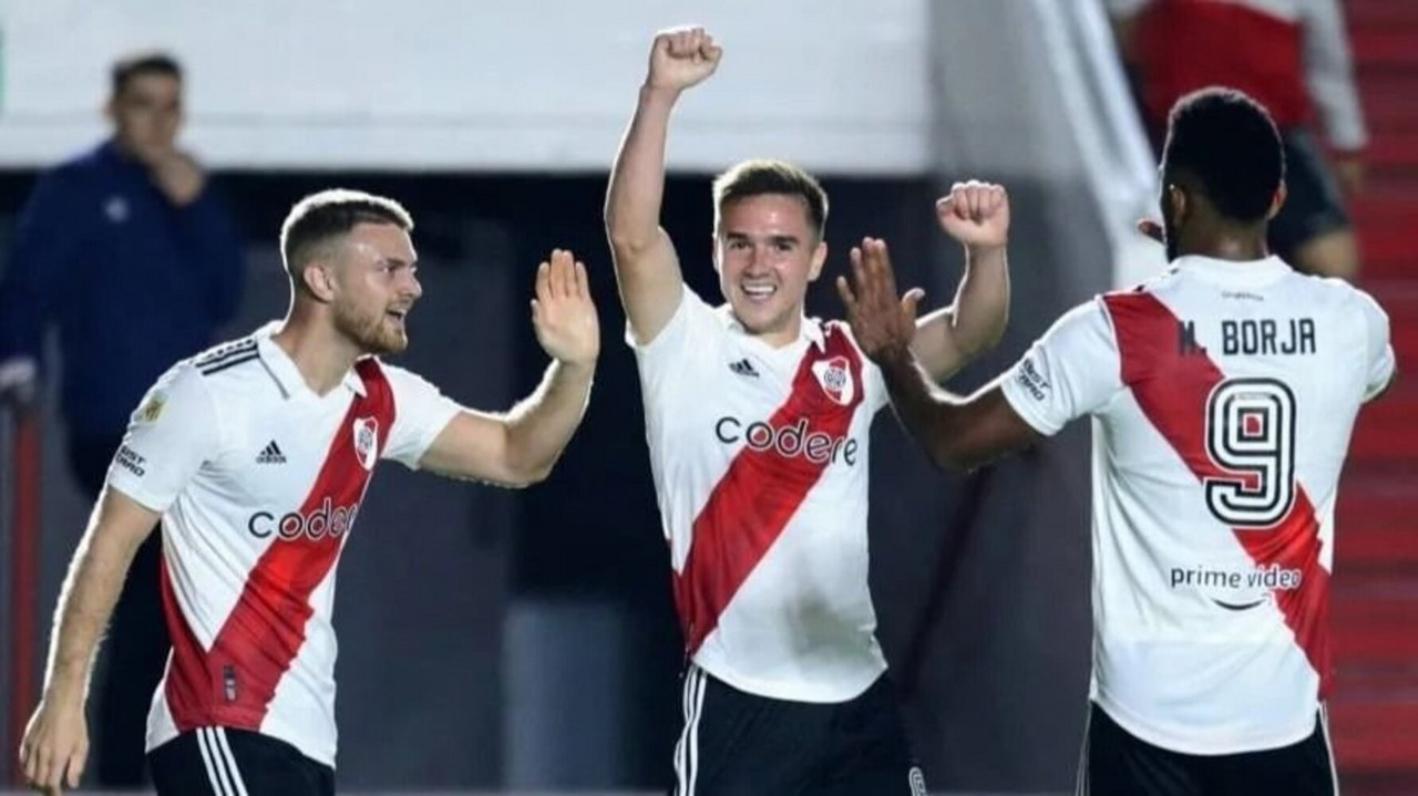 Goles y resumen del River Plate 2-0 Colón en Liga Argentina 2023