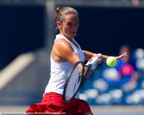 WTA New Haven: Roberta Vinci Dominates Eugenie Bouchard