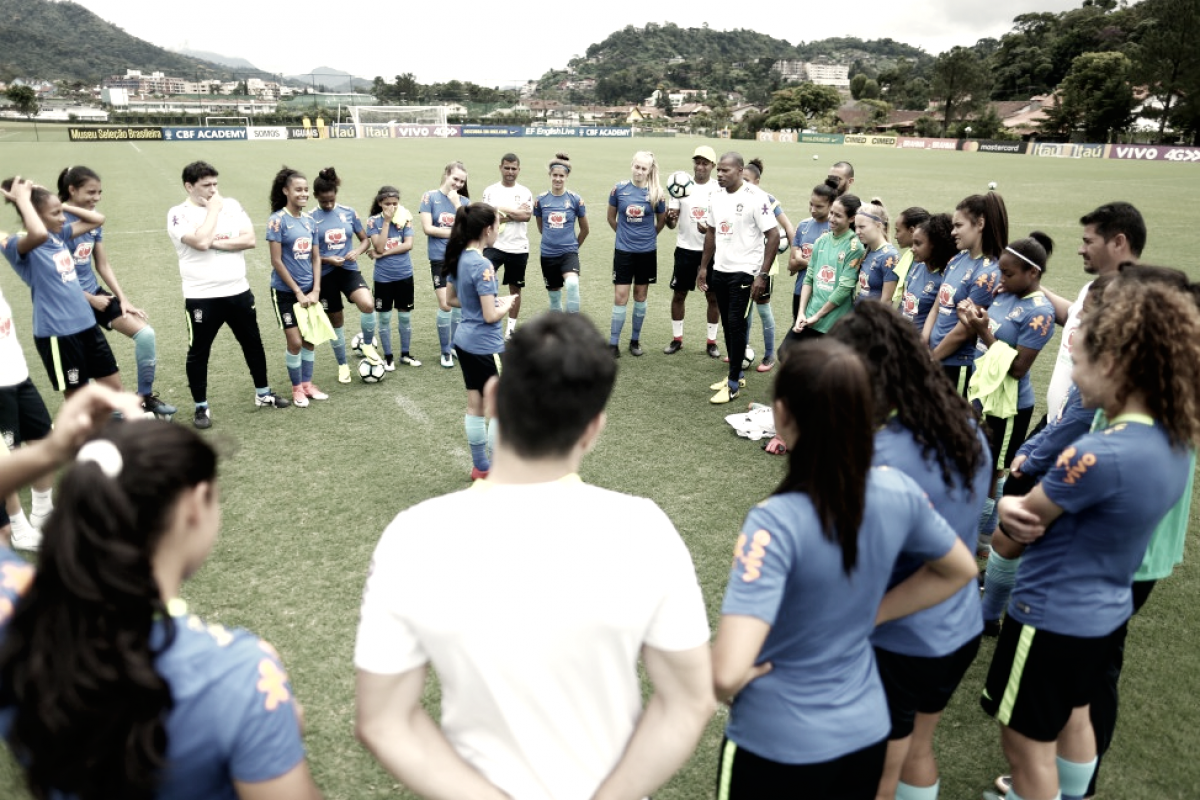 Seleção Feminina Sub-17 se prepara para duelo contra Equador no Sul-Americano Seleção Feminina Sub-17 se prepara para duelo contra Equador no Sul-Americano