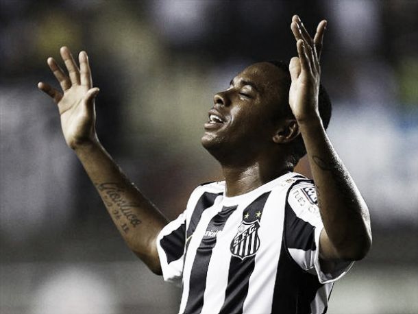 Após gol contra Coritiba, Robinho afirma que bom momento se deve a felicidade em jogar pelo Santos