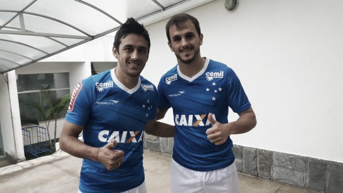 Aprovados nos exames, Lucas e Robinho treinam com bola pela primeira vez no Cruzeiro