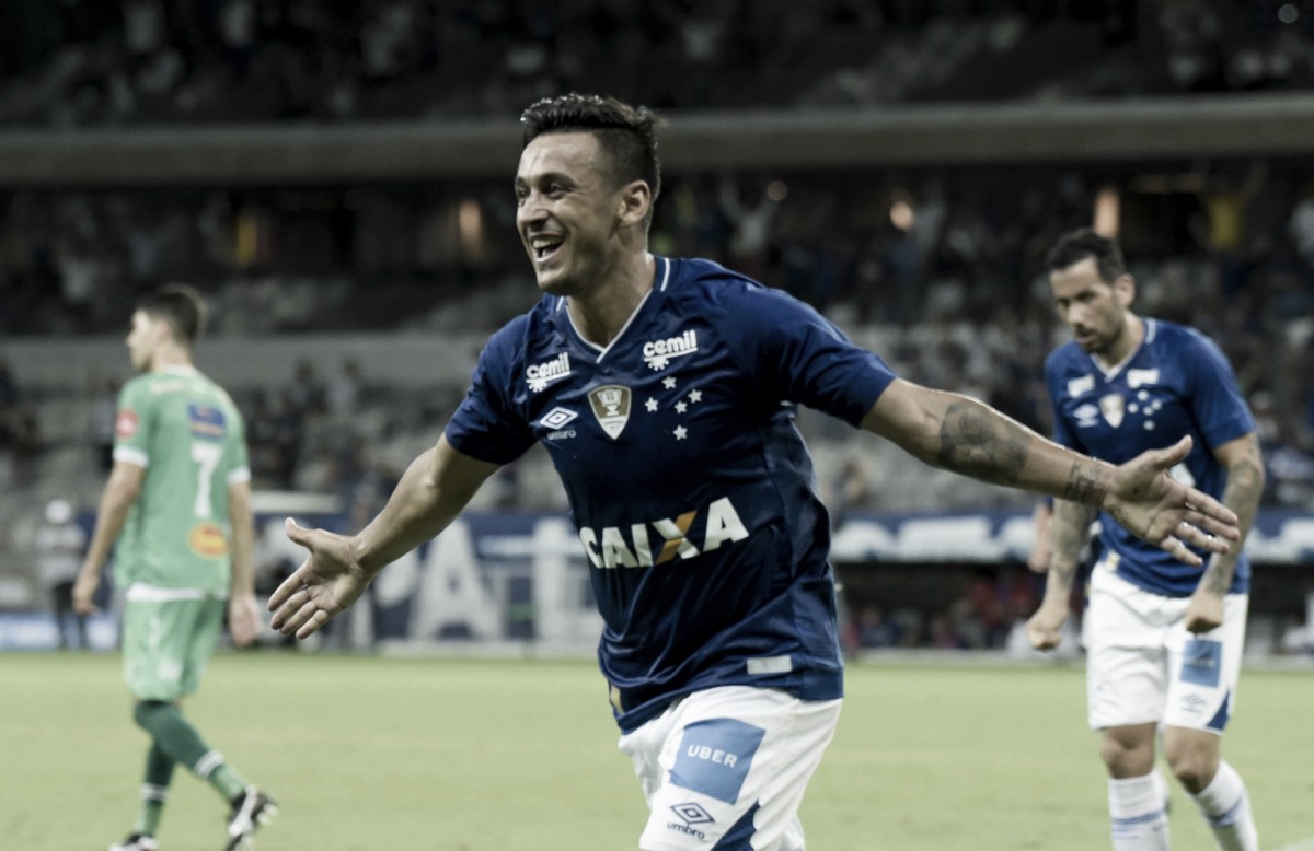 Robinho vê Cruzeiro favorito contra Atlético-MG e explica: "Pelo futebol que temos apresentado" Robinho vê Cruzeiro favorito contra Atlético-MG e explica: "Pelo futebol que temos apresentado"