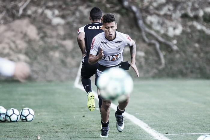 Marcos Rocha sofre lesão no joelho direito e não tem data para voltar ao Atlético-MG