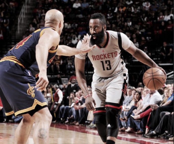 Houston profundiza la crisis en Cleveland Houston profundiza la crisis en Cleveland