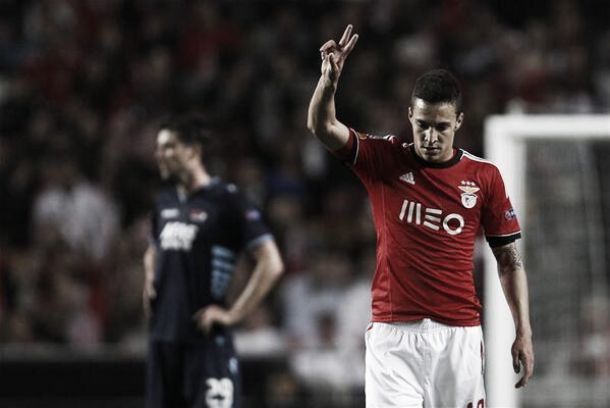 Com dois gols de Rodrigo, Benfica vence AZ em Lisboa e avança às semifinais