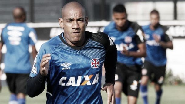 Rodrigo se irrita em coletiva e ironiza rival: "Flamengo está morto e de férias"