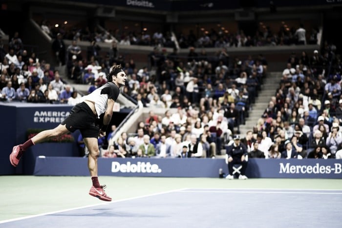Federer vuela hacia los cuartos de final en Nueva York