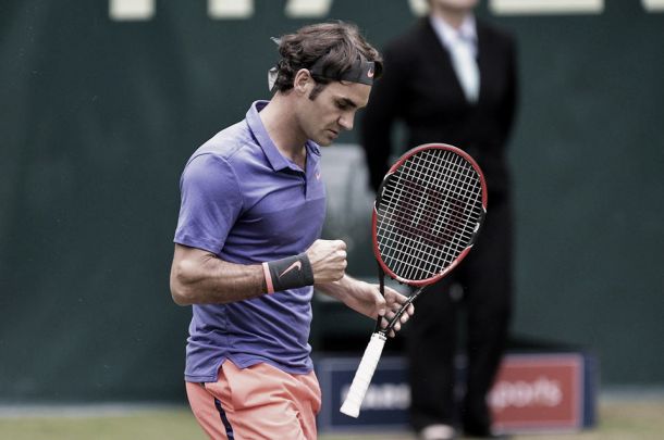 Federer prolonga su reinado en Halle
