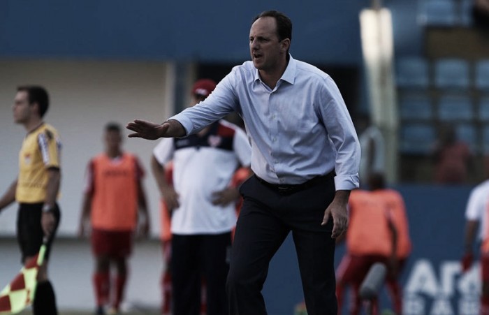 Rogério Ceni lamenta falta de comunicação entre os jogadores após derrota para Audax