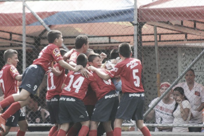 Independiente Medellín venció a Juan Pablo II y es finalista del Ponyfútbol masculino