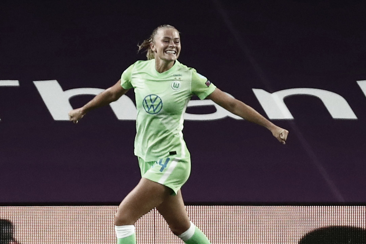 Rolfö relembra conversa no intervalo após classificação do Wolfsburg: "Precisávamos de calma" Rolfö relembra conversa no intervalo após classificação do Wolfsburg: "Precisávamos de calma"