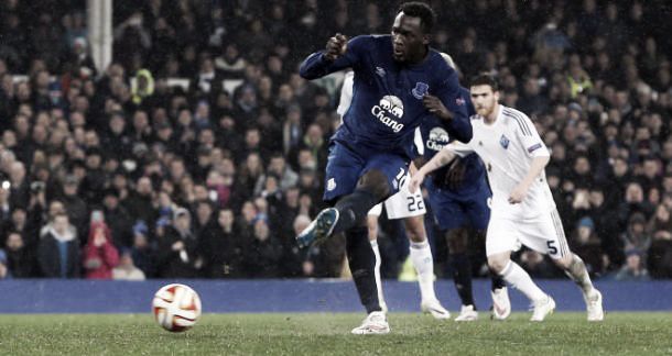 Everton 2-1 Dynamo Kiev: Late Lukaku penalty gives Toffees first leg advantage