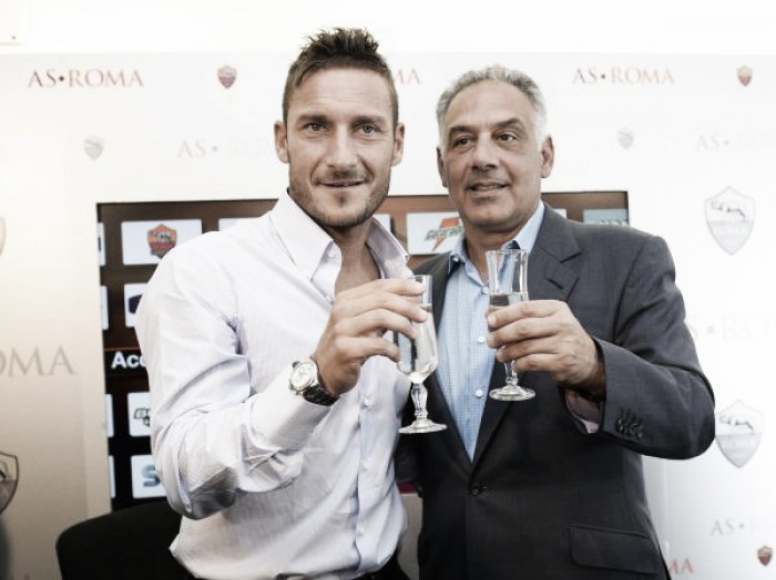 UFFICIALE: Totti rinnova con la Roma per un'altra stagione, l'ultima da giocatore