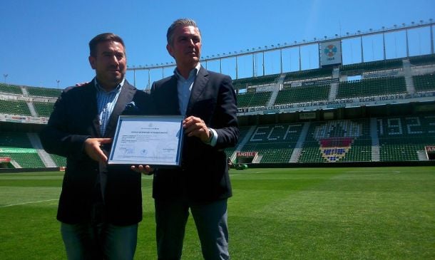 El estadio Martínez Valero recibe la licencia de actividad