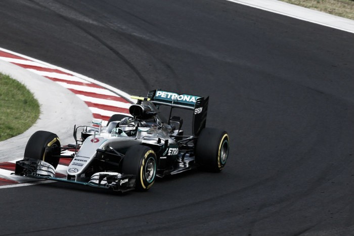 Nico Rosberg volta a ditar ritmo na Hungria e fecha último treino livre na frente Nico Rosberg volta a ditar ritmo na Hungria e fecha último treino livre na frente