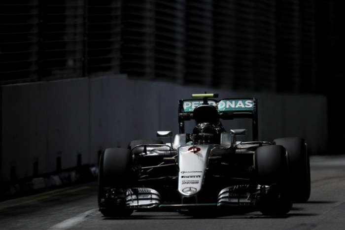 Rosberg domina los Libres 3, Hamilton falla