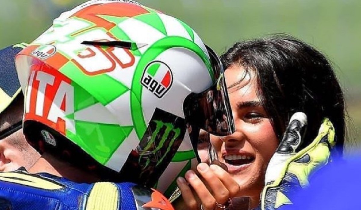 Valentino Rossi Gandeng Pacar Baru