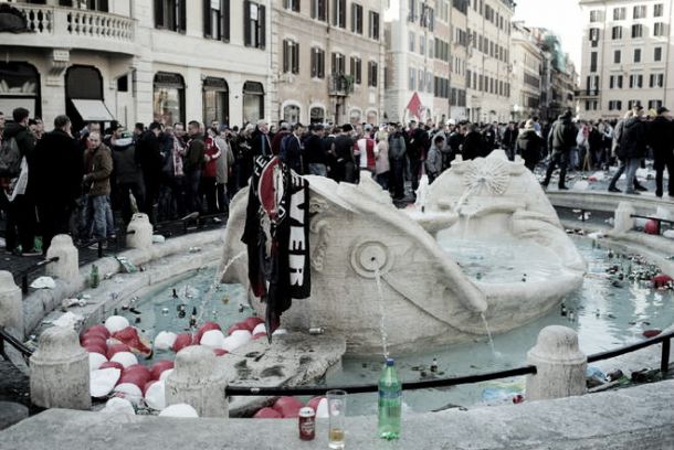 Roma sfregiata dai tifosi olandesi: condannati 19 hooligans