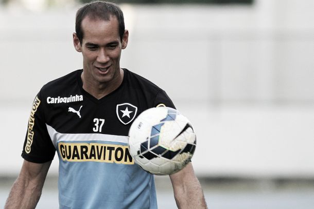 Após boa atuação contra o Corinthians, Rodrigo Souto vê Botafogo mais confiante