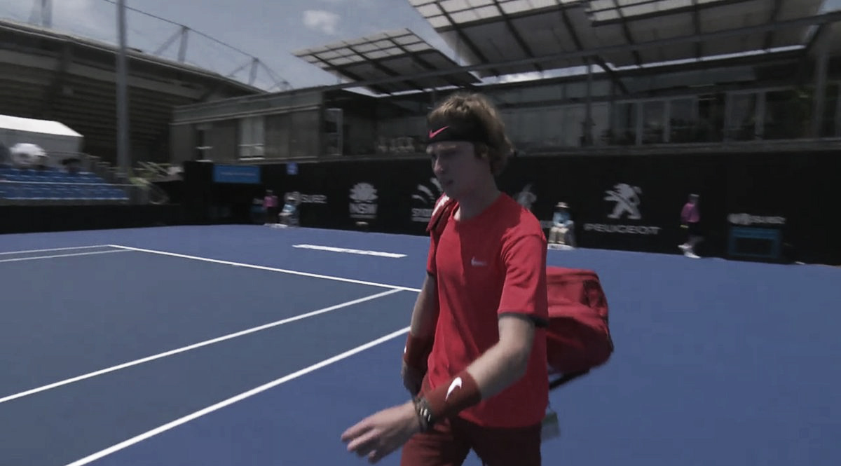 Rublev vence Pouille com facilidade e está nas oitavas de final do ATP 250 de Sydney Rublev vence Pouille com facilidade e está nas oitavas de final do ATP 250 de Sydney