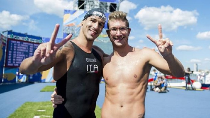 Rio 2016, Nuoto di fondo - 10 Km maschile. Volata amara: Ruffini sesto, settimo Vanelli. Oro all'Olanda