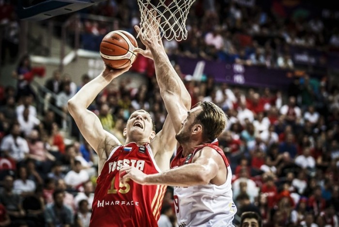 EuroBasket 2017 - Mozgov e Shved trascinano la Russia: Turchia al tappeto e Istanbul sbancata