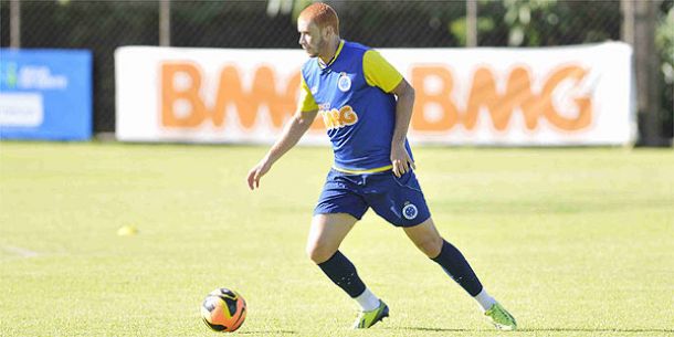 No primeiro treino tático do ano, titulares de 2013 são mantidos no Cruzeiro