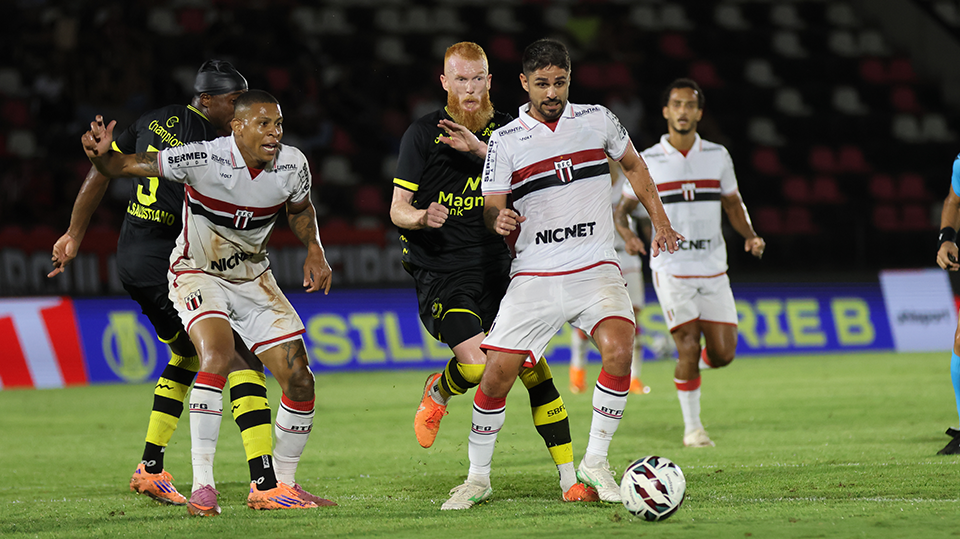 São Bernardo vira e tira invencibilidade do Botafogo-SP na Série B