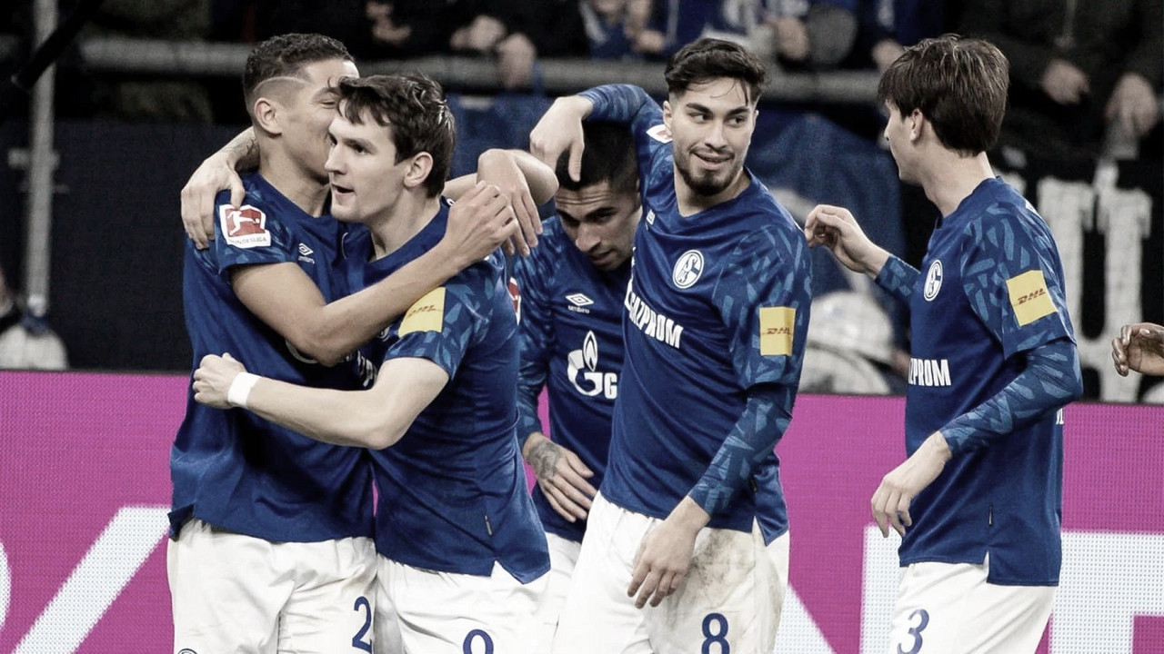 Schalke 04 vence Eintracht Frankfurt mesmo com um a menos e segue no G-4 Schalke 04 vence Eintracht Frankfurt mesmo com um a menos e segue no G-4