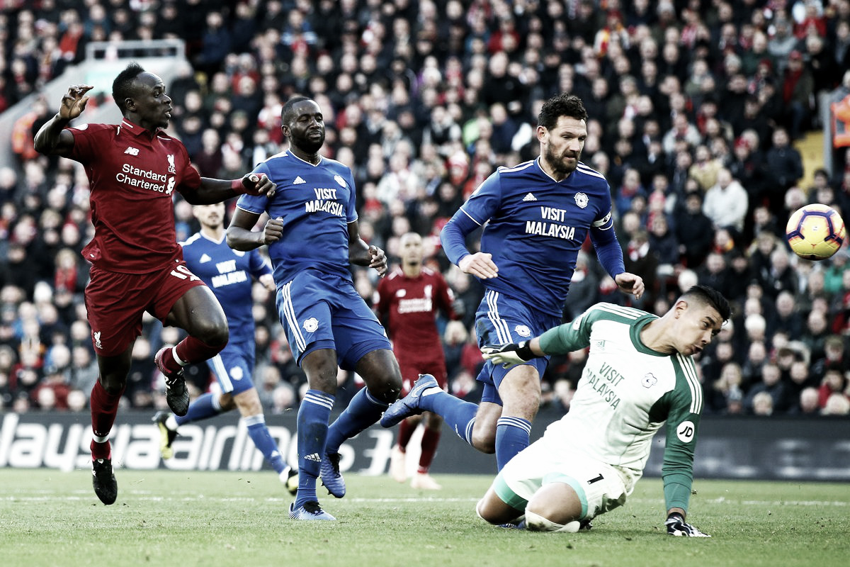 Com dois gols de Mané, Liverpool goleia Cardiff City e assume a ponta da Premier League Com dois gols de Mané, Liverpool goleia Cardiff City e assume a ponta da Premier League