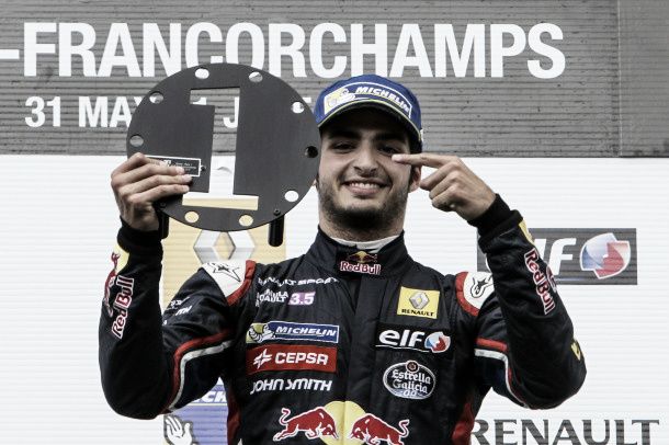 Espanhol Carlos Sainz Jr. participará de testes com a Red Bull em Abu Dhabi