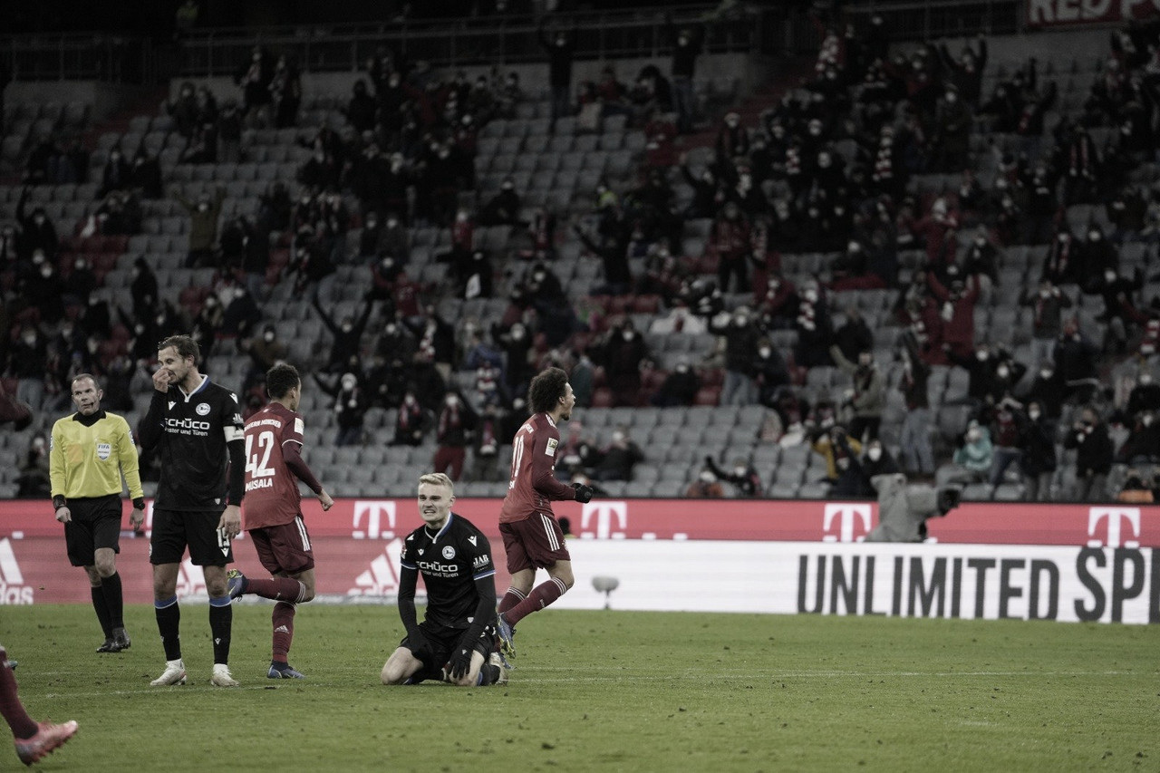 Com vantagem mínima, Bayern bate Arminia Bielefeld na Allianz Arena